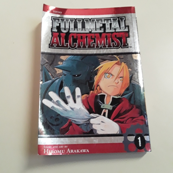 Fullmetal alchemist book - Picture 1 of 4